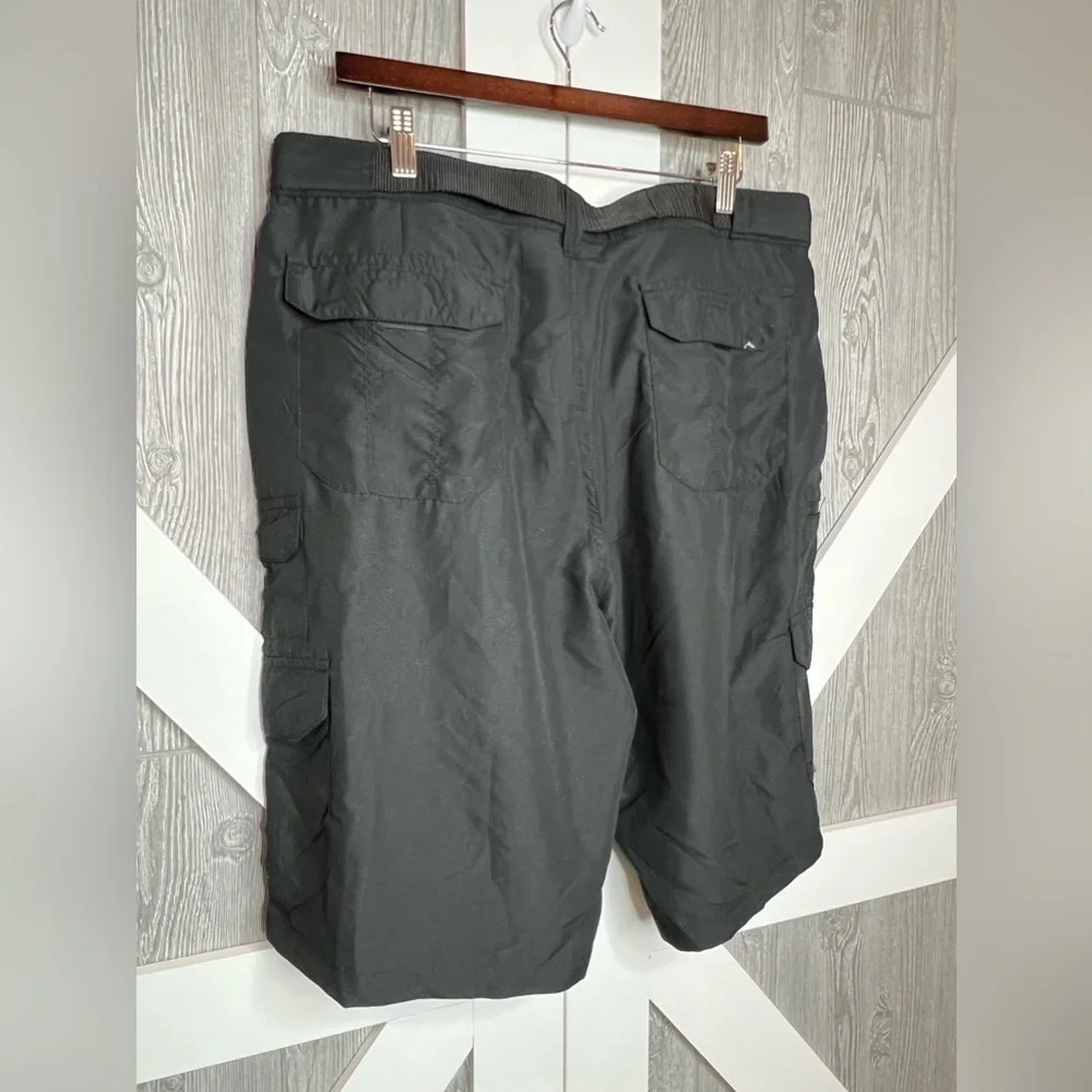 D16.23. Denali Men's Microfiber Pocket Cargo Shorts Black Size 36 - Picture 7 of 8
